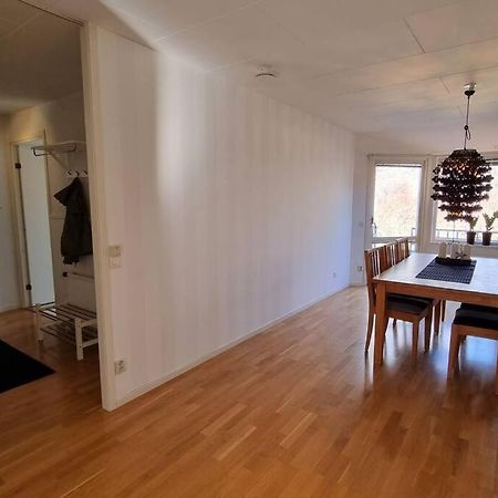 Trivsamt Parhus I Lugnt Omrade Inne I Tranas! Exterior foto