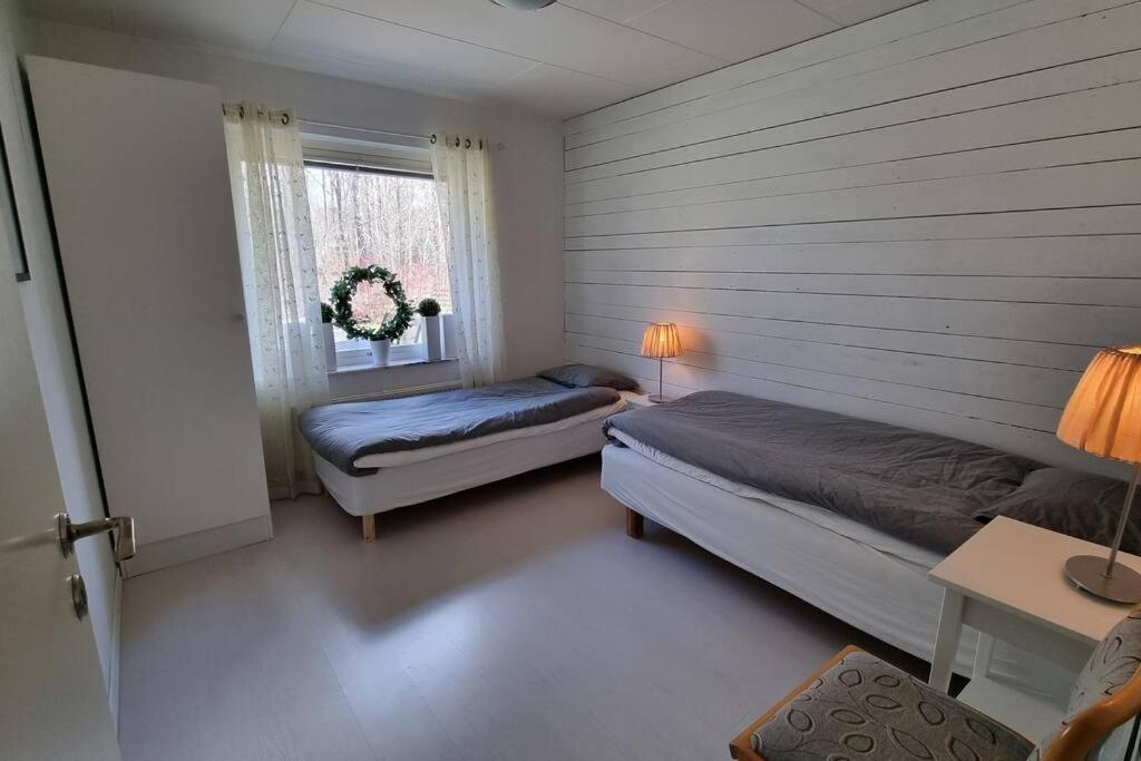 Trivsamt Parhus I Lugnt Omrade Inne I Tranas! Exterior foto