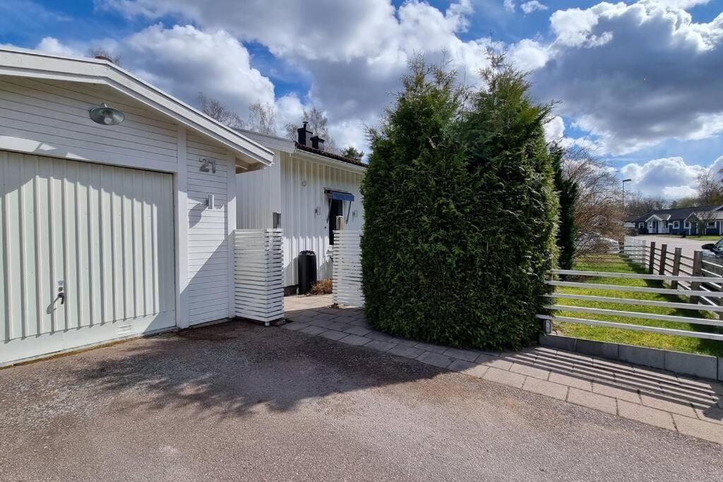 Trivsamt Parhus I Lugnt Omrade Inne I Tranas! Exterior foto